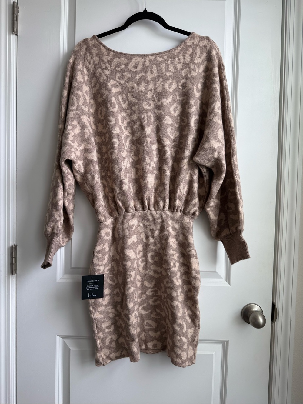 Lulu's NWT Wild For the Season Taupe Leopard Print Mini Sweater Dress Sz L - Picture 2 of 3